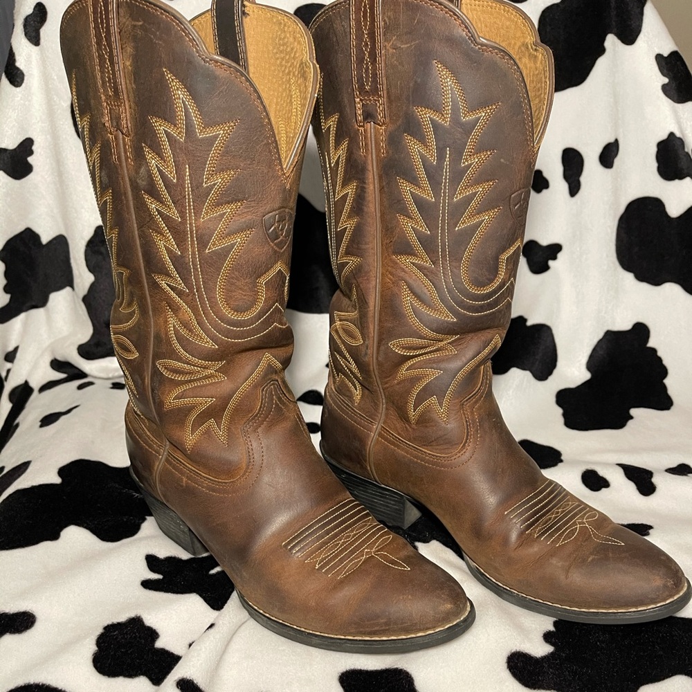 Women’s Ariat Boots - Picture 2 of 5